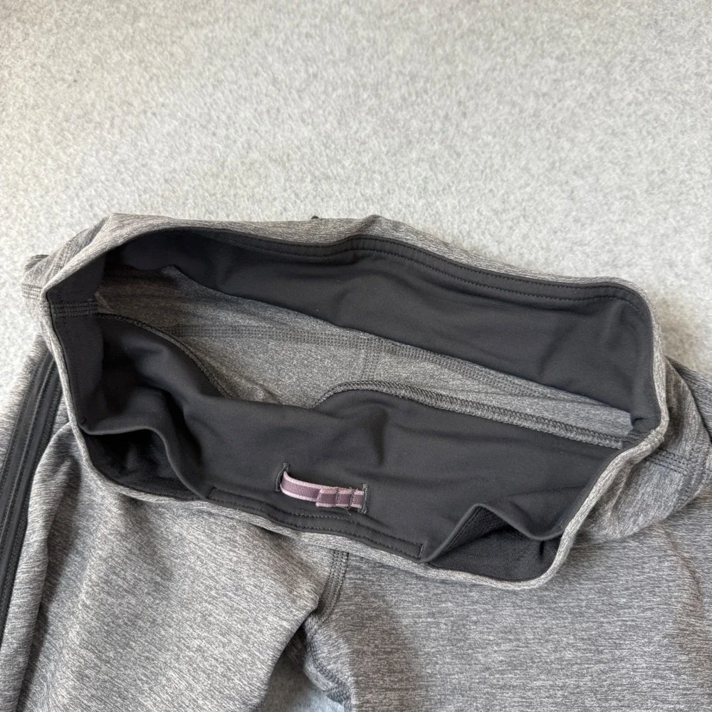 Lululemon Womens Size 4 Gray Black‎ Cropped Leggings Athletic Gym Workout Sporty